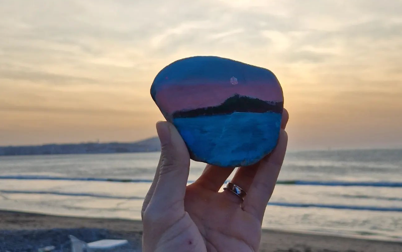 Creativity on the Rocks: Drawing at Malabata Beach’s Unique Stone Formations